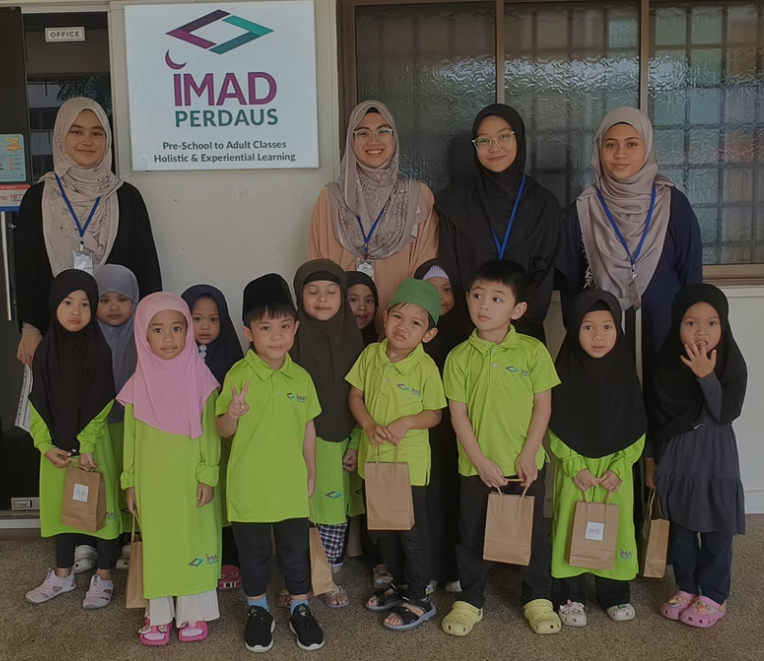 Students and teachers at Madrasah Perdaus